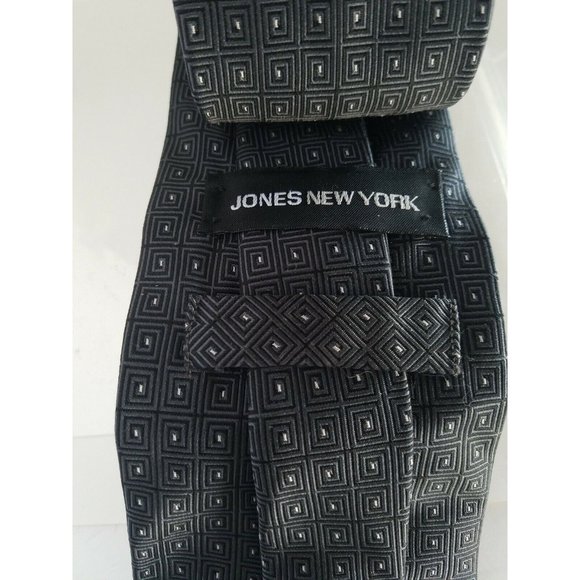 Jones New York Men's Tie Classic Black with Grey mini squares 100% imported Silk - Picture 4 of 4